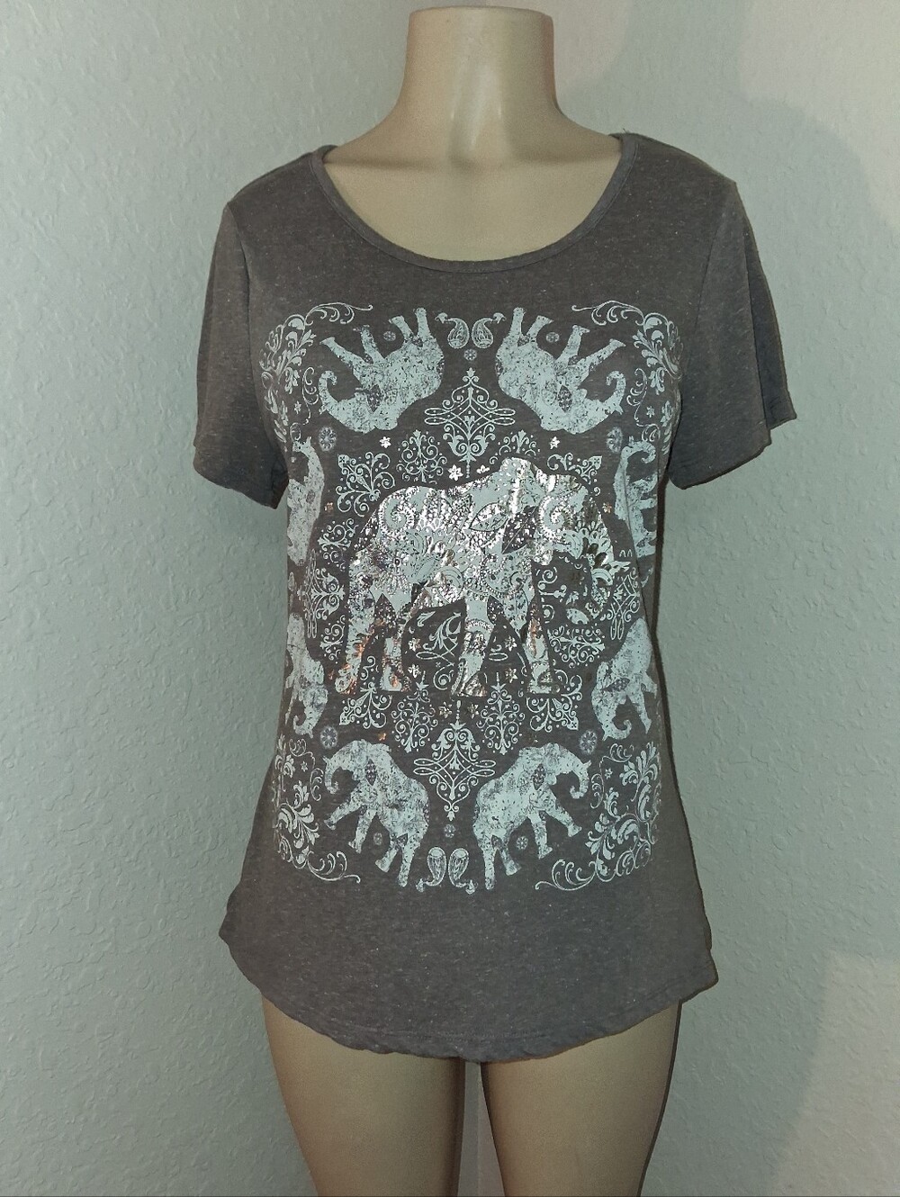 KIM ROGERS ELEPHANT PRINTED TOP SZ L